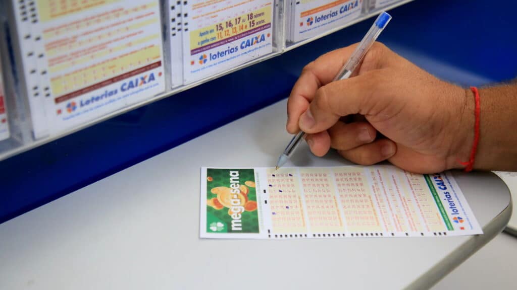 Dono de lotérica onde saiu bolão da Mega de R$ 51 milhões faz revelação ao saber do resultado
