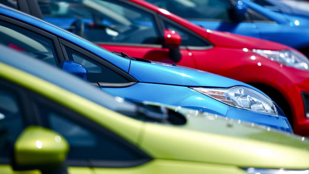 Saiu a lista dos 10 carros mais baratos do Brasil em 2025!
